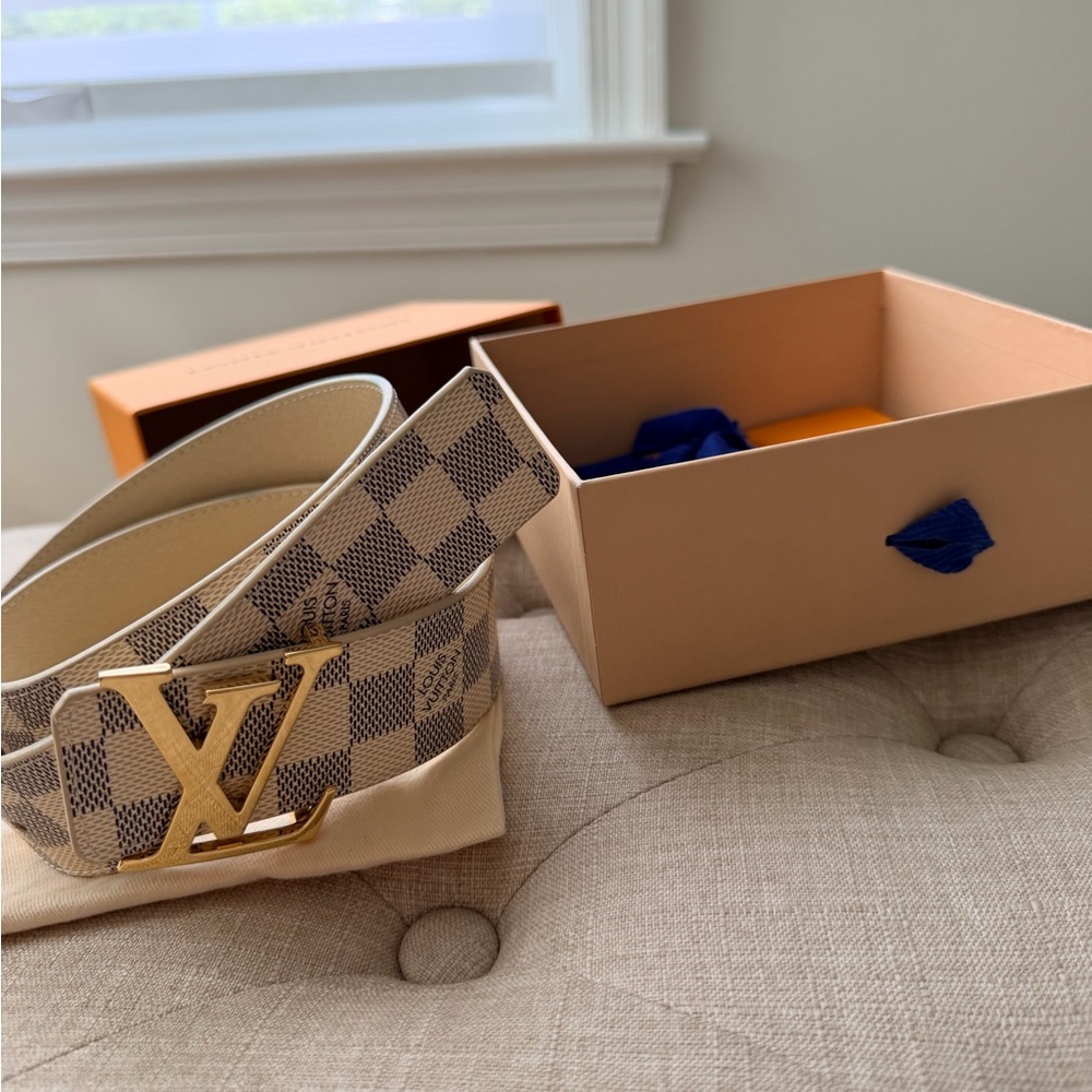 Louis Vuitton Beige Reversible Belt with Gold LV Buckle - Picture 5 of 5